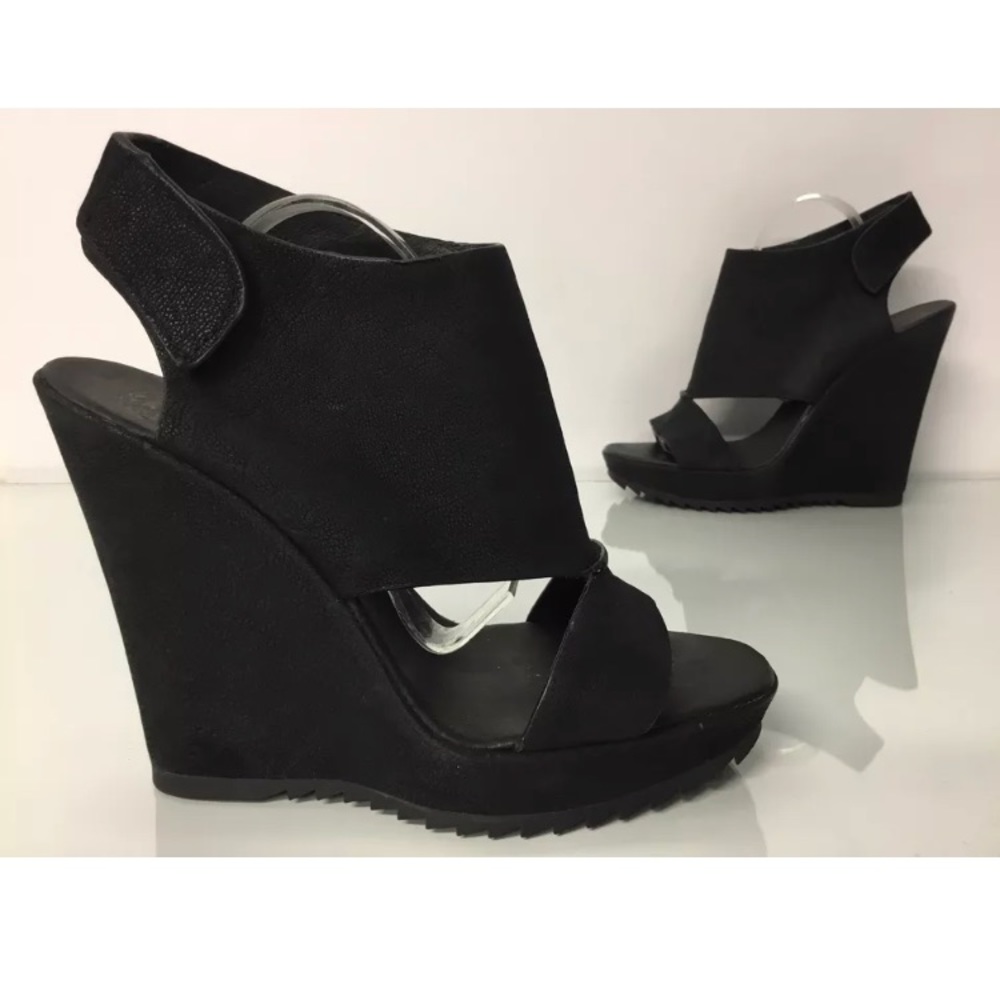 Vince Camuto Gevara Black Leather Wedges